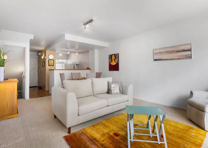  at 4/6 Sarsfield Street, Herne Bay, Auckland City, Auckland