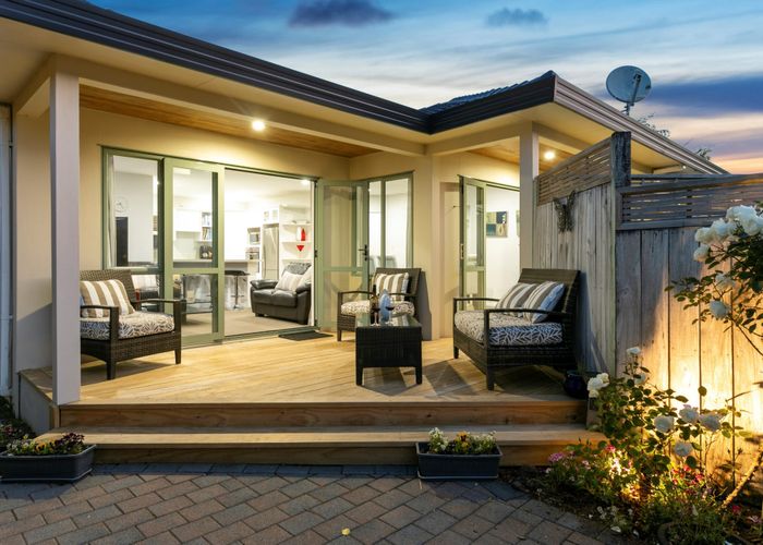  at 7 Mako Street, West Harbour, Auckland