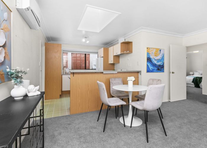 at 2/15 Clarke Road, Onehunga, Auckland City, Auckland