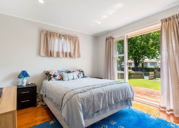  at 11 Crocombe Crescent, Beach Haven, Auckland