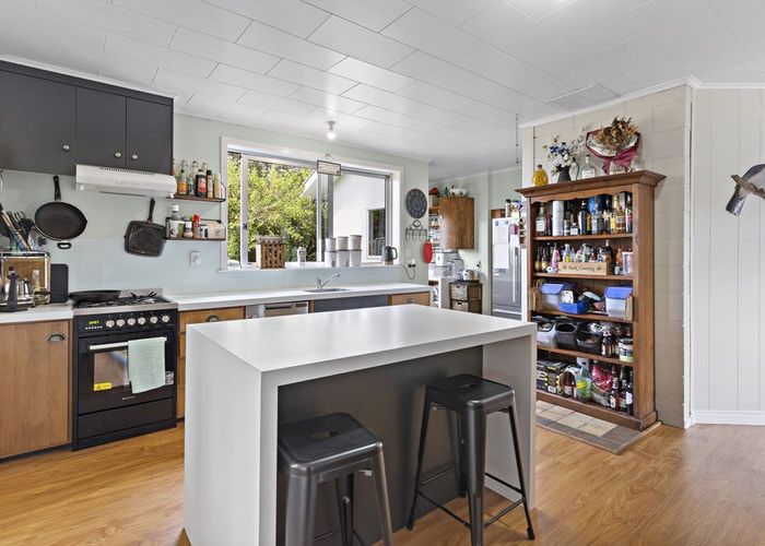  at 33 Cambridge Terrace, Masterton