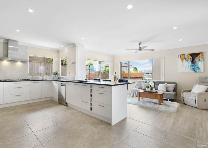  at 25 Chateau Rise, Flat Bush, Auckland