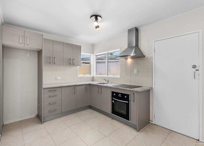  at 1/110 Hillside Road, Glenfield, North Shore City, Auckland