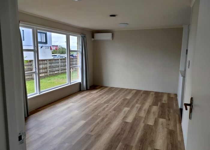  at 2/222 Edmonton Road, Te Atatu South, Auckland