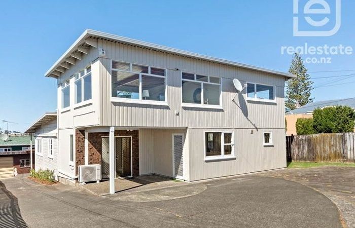  at 162 White Swan Road, Mount Roskill, Auckland