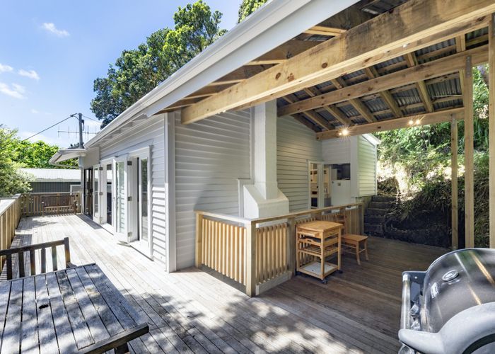  at 43 Garden Road, Piha