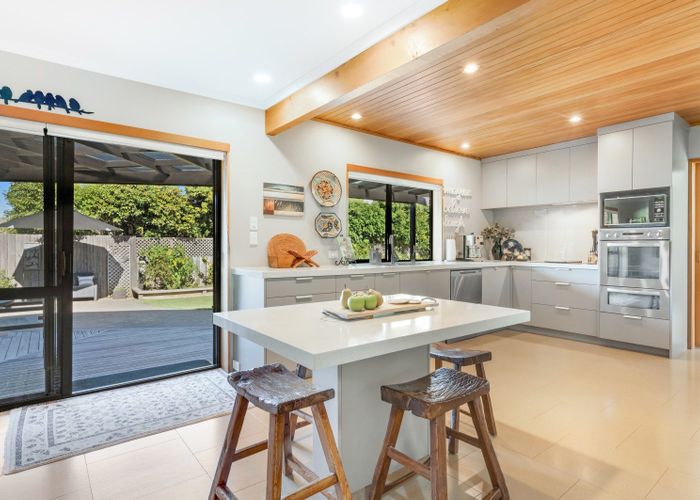  at 5 Basilton Close, Bucklands Beach, Auckland