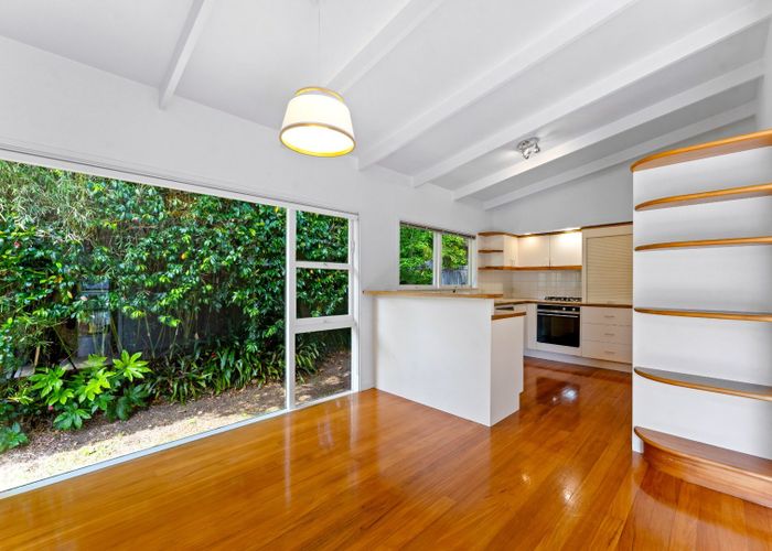  at 42 Woodstock Road, Forrest Hill, North Shore City, Auckland