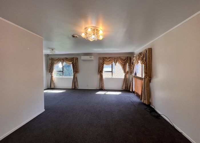  at 32A Sikkim Crescent, Clover Park, Auckland