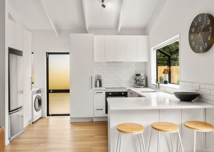  at 2/179 Blockhouse Bay Road, Avondale, Auckland