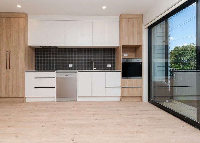 at 2/56 Salisbury Road, Birkdale, North Shore City, Auckland