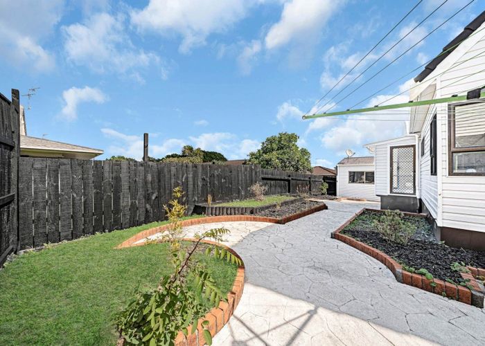  at 2/18 Elizabeth Avenue, Papatoetoe, Manukau City, Auckland