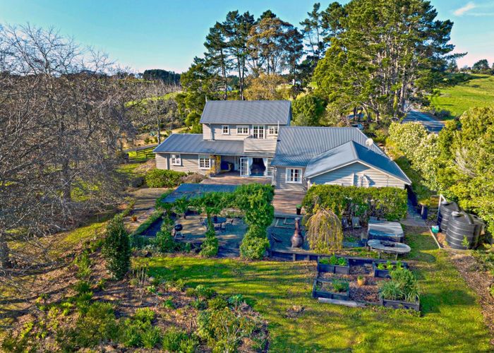 For sale 284 Whitford Park Road, Whitford, Manukau City, Auckland