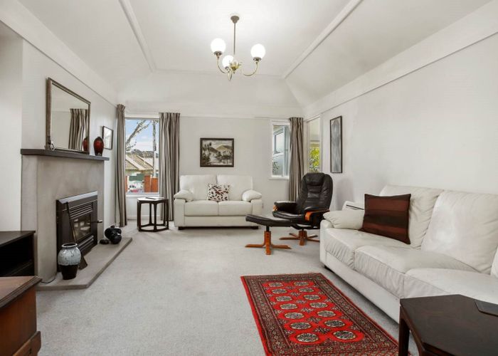  at 18 Queensway, Three Kings, Auckland