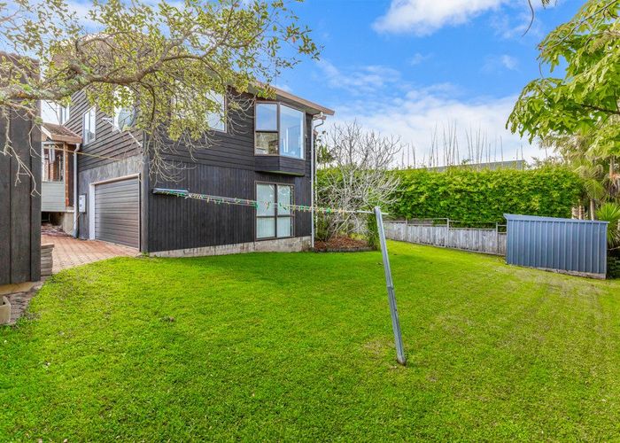  at 9 Seagrove Road, West Harbour, Auckland