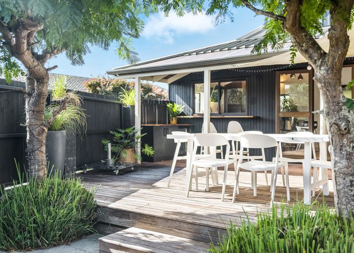  at 2/47 Shakespeare Road, Milford, North Shore City, Auckland