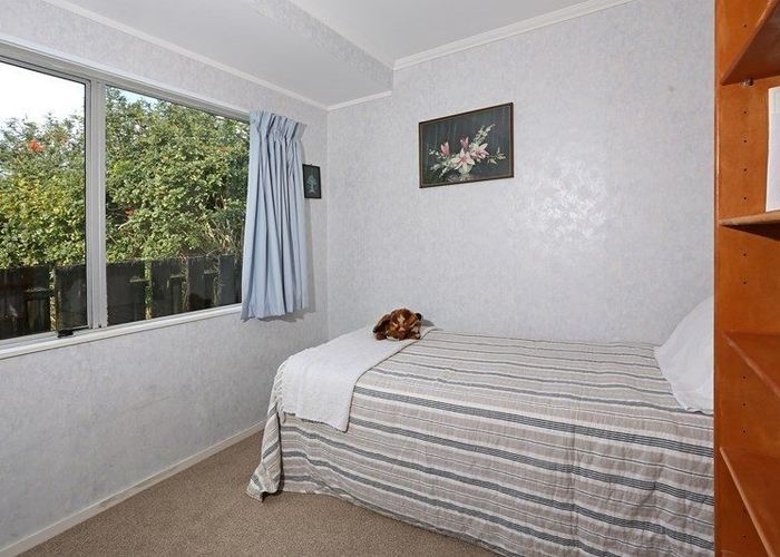  at 2/4 Northall, New Lynn, Waitakere City, Auckland
