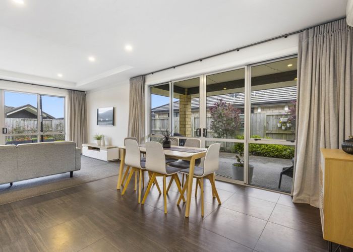  at 21 Brad Avenue, Flagstaff, Hamilton