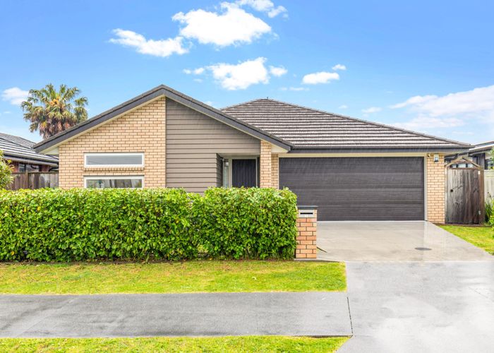  at 32 Waituarua Drive, Takanini, Auckland