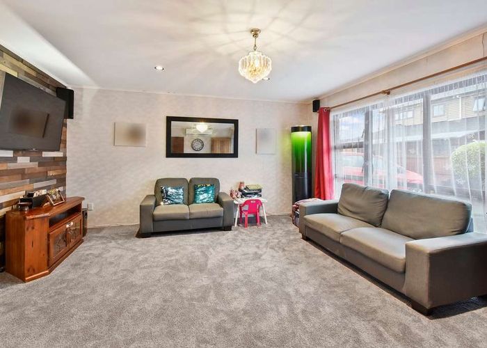  at 2/104 Carruth Road, Papatoetoe, Manukau City, Auckland