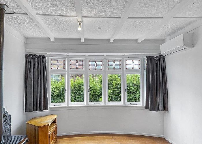  at 1290 Dominion Road, Mount Roskill, Auckland