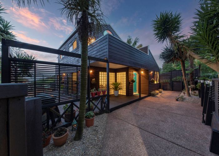  at 1/228 Old Titirangi Road, Titirangi, Auckland