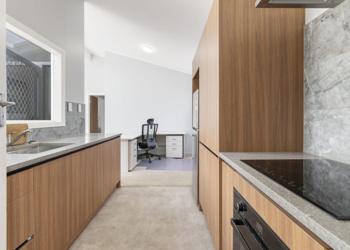  at 2/15 Mcintyre Road, Mangere Bridge, Manukau City, Auckland