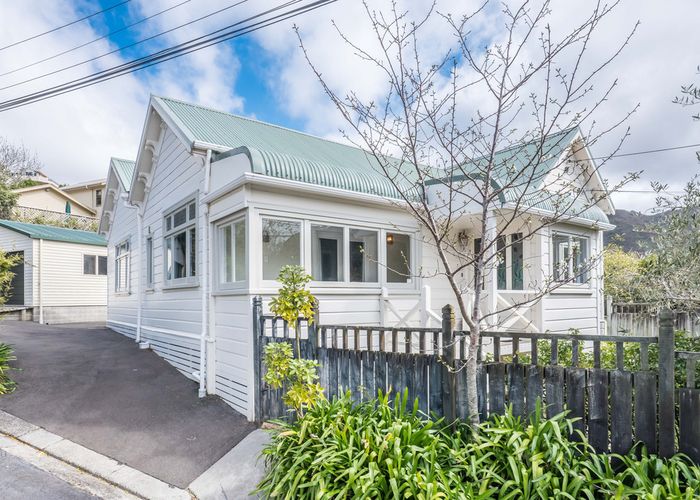  at 385 Karori Road, Karori, Wellington