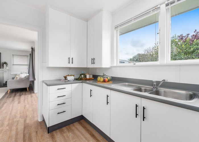  at 18 Norwich Place, Awapuni, Palmerston North