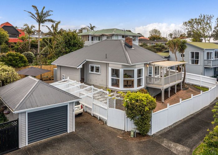  at 2/160 Onewa Road, Northcote, Auckland