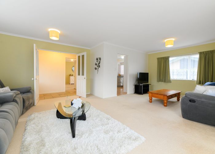  at 112 Buscomb Avenue, Henderson, Auckland