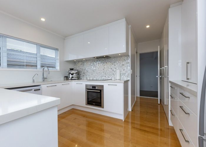  at 8 Downsview Road, Pakuranga Heights, Auckland