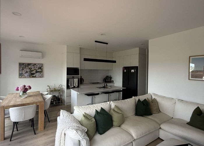  at 8 Berba Lane, Westgate, Waitakere City, Auckland