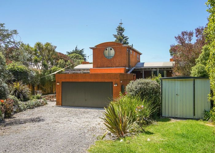  at 6 Buxton Place, Gore Bay, Cheviot