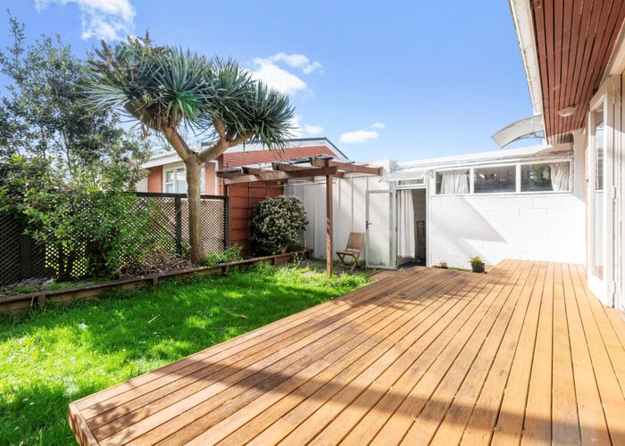  at 2/187 Bucklands Beach Road, Bucklands Beach, Manukau City, Auckland