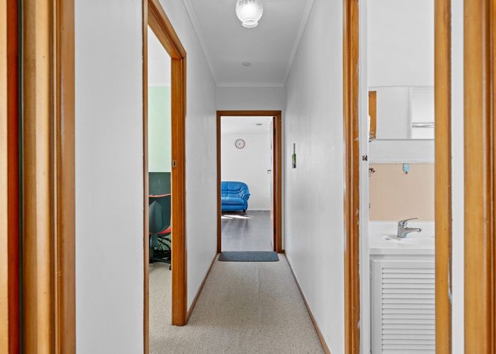  at 1/84 Sunnynook Road, Sunnynook, North Shore City, Auckland