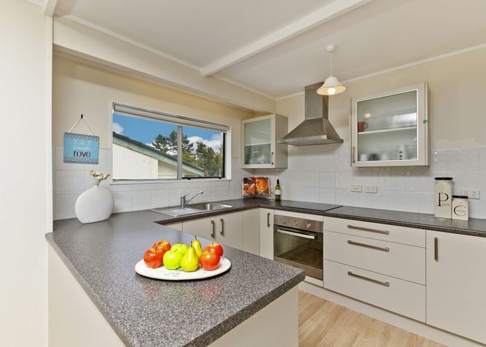  at 2/25 Woodlands Crescent, Browns Bay, North Shore City, Auckland