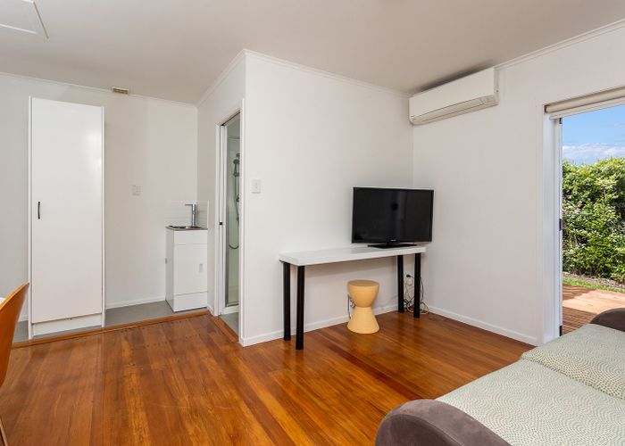  at 2/252A Blockhouse Bay Rd, Blockhouse Bay, Auckland City, Auckland