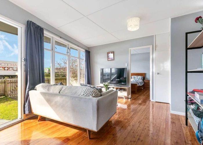  at 2/276 Rosebank Road, Avondale, Auckland City, Auckland
