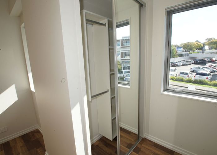  at 8/46 Wellington Street, Howick, Manukau City, Auckland
