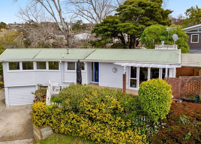  at 27 Colmar Road, Mellons Bay, Manukau City, Auckland