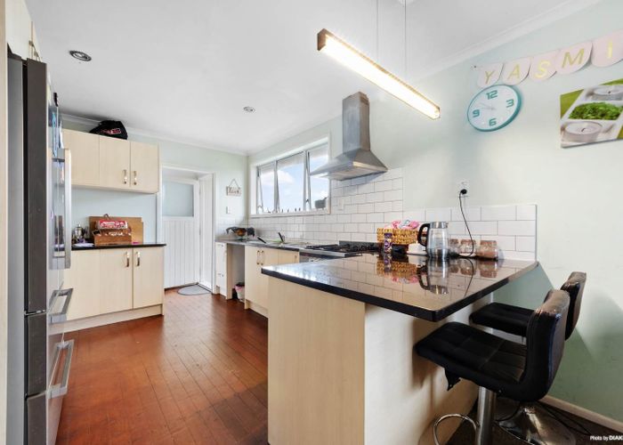  at 37 Amberley Avenue, Te Atatu South, Waitakere City, Auckland