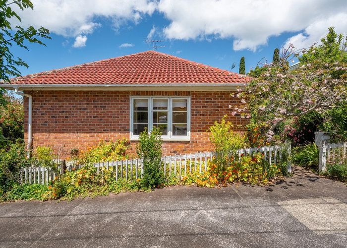  at 9C Kerr Street, Devonport, North Shore City, Auckland