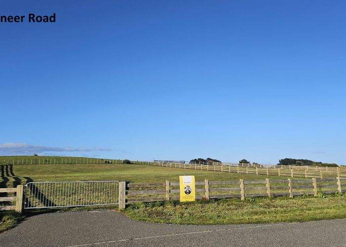  at 10 Pioneer Road, Waitārere Beach, Levin