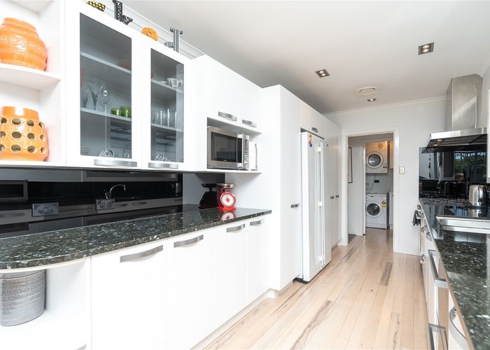  at 2 Partington Place, Beerescourt, Hamilton