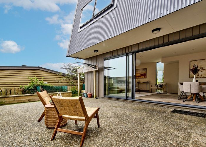  at 9 Lacebark Lane, Woodridge, Wellington, Wellington