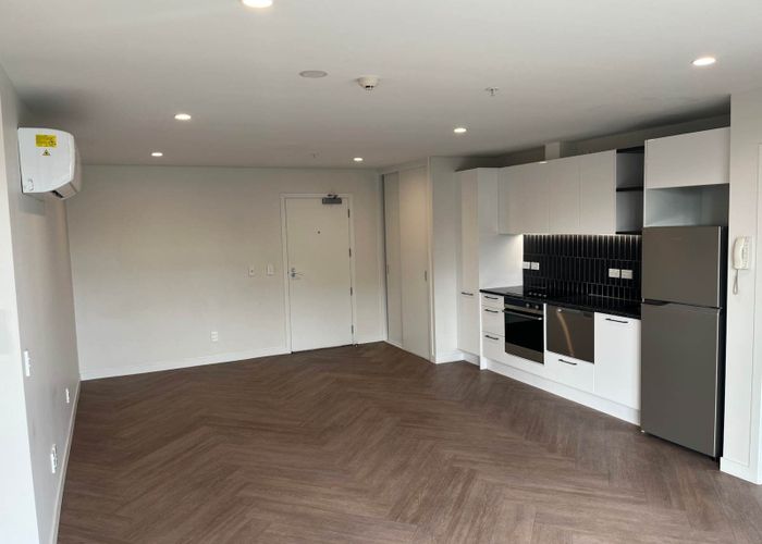  at 401/82 Jellicoe Road, Panmure, Auckland City, Auckland