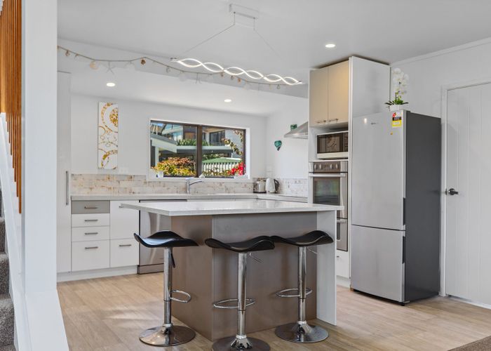  at 1040a Papamoa Beach Road - PAPAMOA, Papamoa Beach, Tauranga, Bay Of Plenty