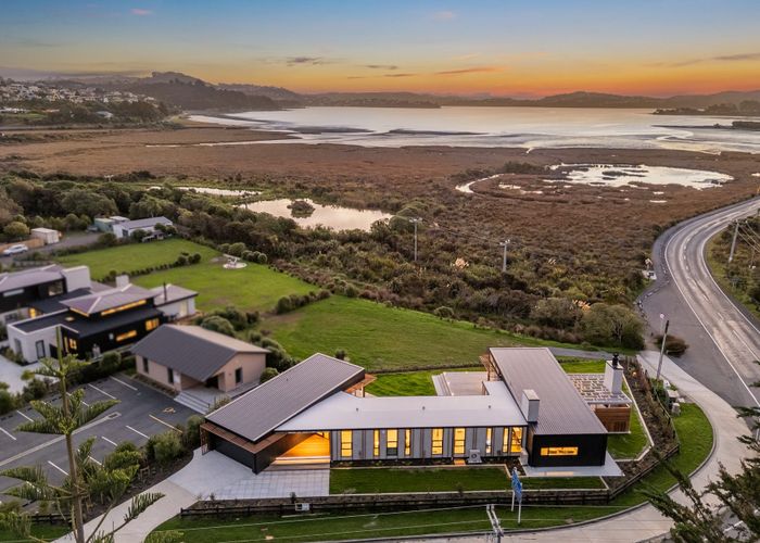  at 43 Paekakariki Hill Road, Pauatahanui, Porirua, Wellington