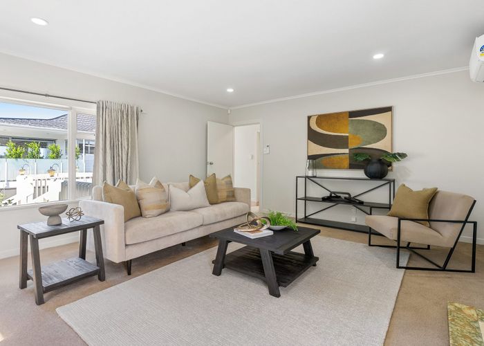  at 2/22 Knights Road, Rothesay Bay, North Shore City, Auckland